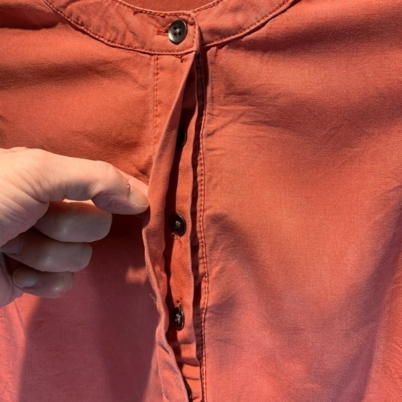 dalia Tencel Short Sleeve Shirt Blouse Rusty coral Raw Hems Sz M Feminine Top - Picture 7 of 8